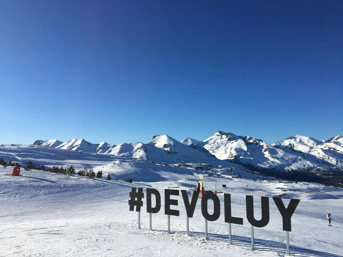 Eden Sur Les Pistes Avec Vue Panoramique Sur La Vallee La Joue du Loup