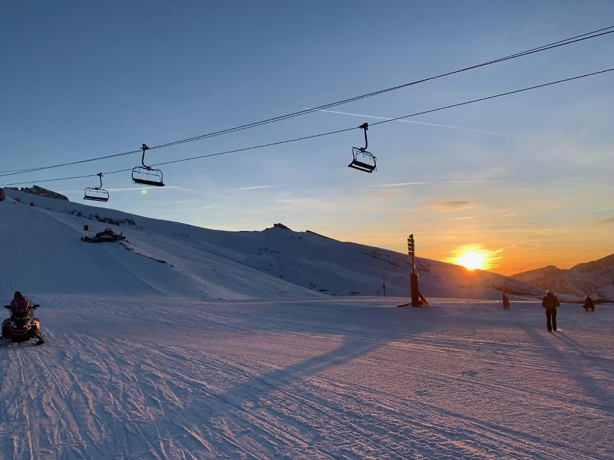 Eden Sur Les Pistes Avec Vue Panoramique Sur La Vallee La Joue du Loup 0*,